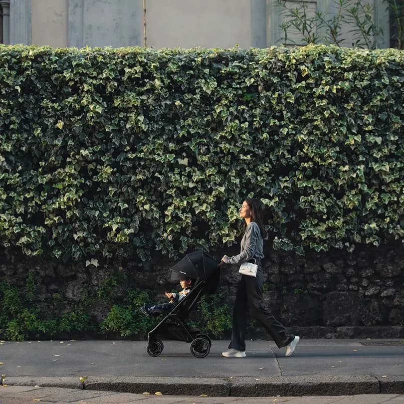 کالسکه نونا مدل TRVL LX رنگ Caviar — تصویر ۵