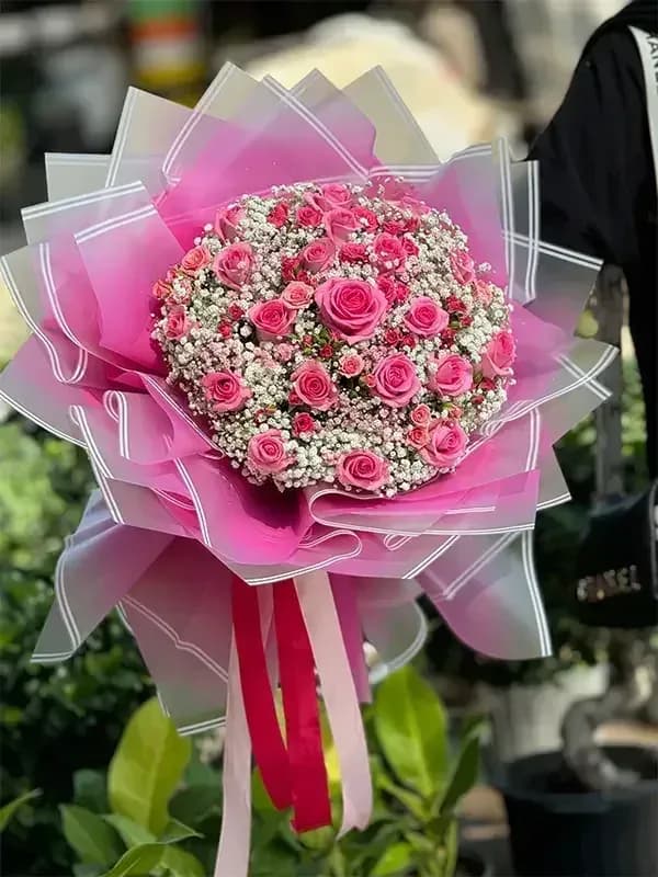 دسته گل رز صورتی هلندی و مینیاتوری و ژیپسوفیلا — تصویر ۳
