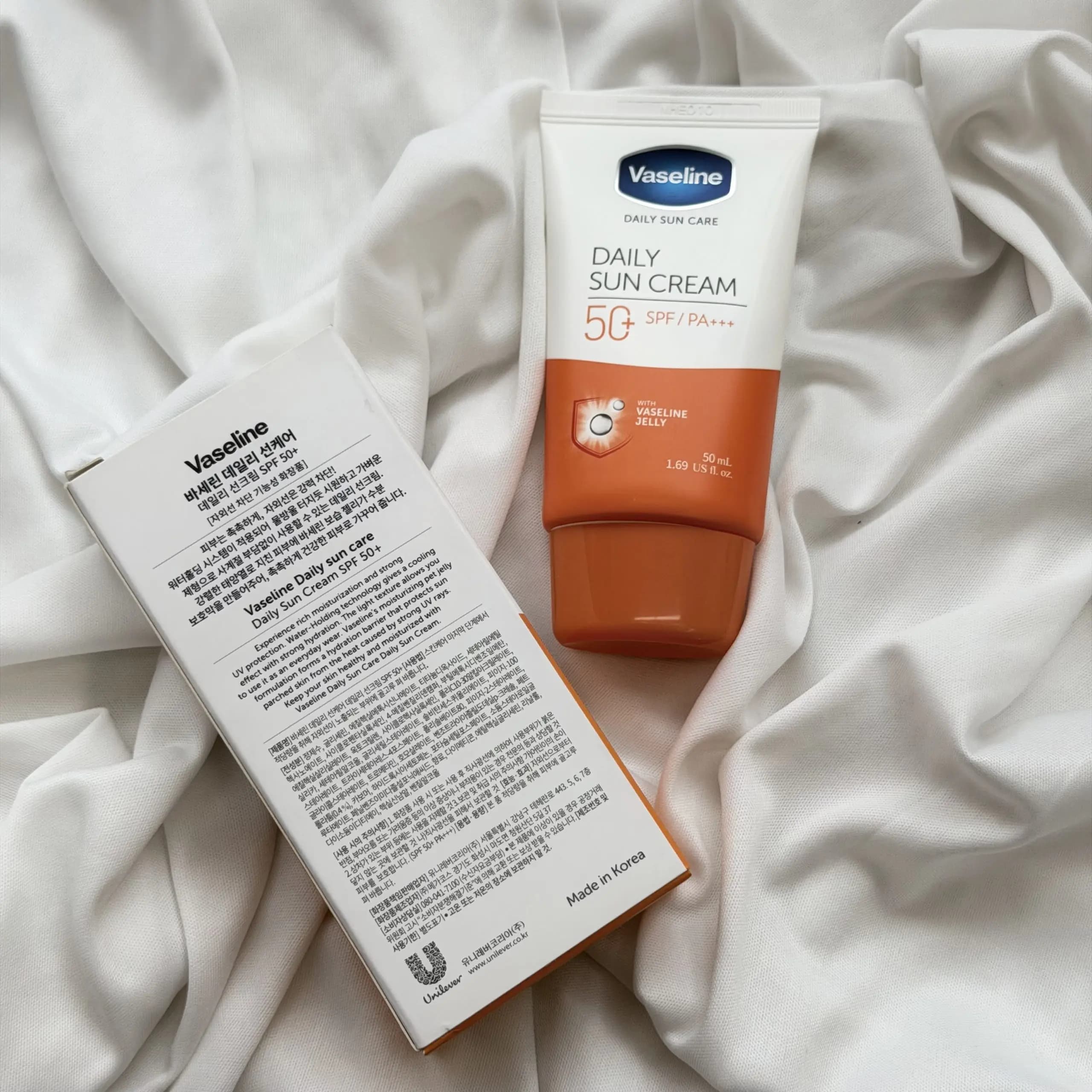 ضدآفتاب بی‌رنگ وازلین +SPF50 مناسب انواع پوست اورجینال — تصویر ۵