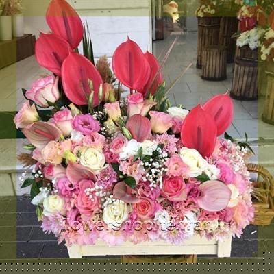 اگر دنبال هدیه شیک و بی‌دردسر هستی، باکس گل رسمی گزینه خوبی است — تصویر ۲