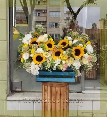 سبد گل خواستگاری با قیمت با گلهای تازه و دیزاین حرفهای