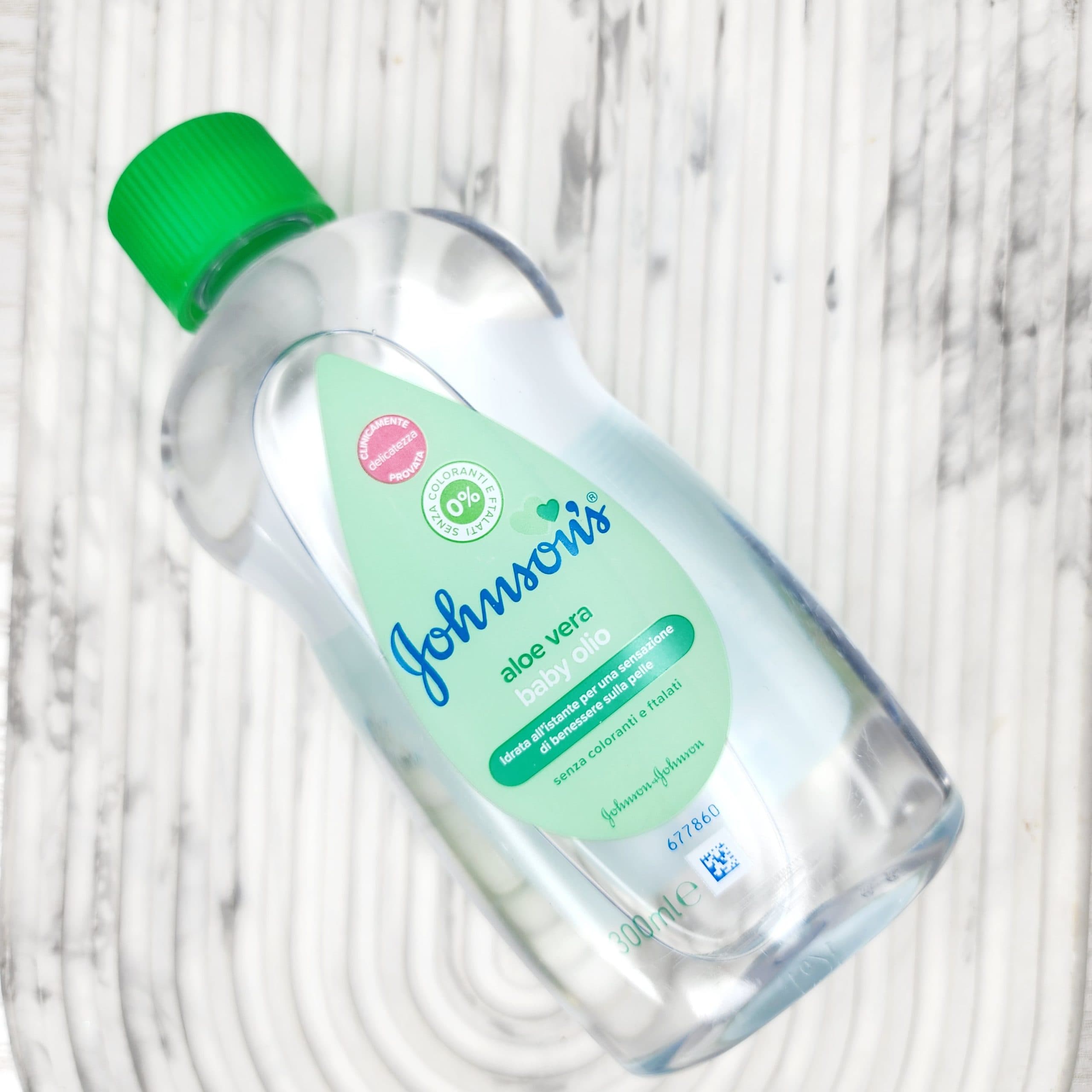 روغن بدن جانسون Aloe vera آلوئه ورا 300 میل — تصویر ۲