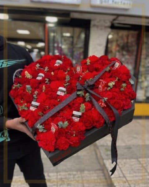 سفارش باکس گل ولنتاین دخترانه 3465