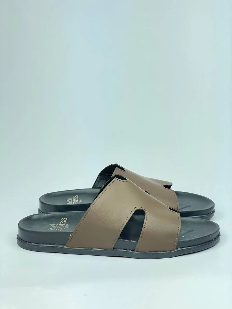 کد 365 اسلیپر صندل HERMES هرمس قهوه ای موکا — تصویر ۳