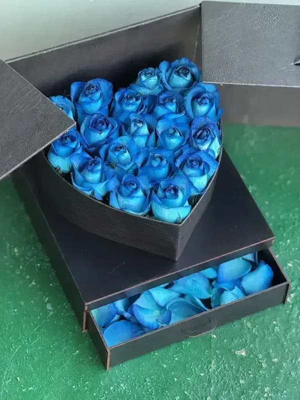 باکس قلبی رز آبی هلندی با ارسال سریع و رایگان — تصویر ۲