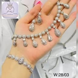 سرویس نقره تمام تراش سلطنتی بدون نگین بسیار درخشان با عیار 925 و آبکاری طلاسفید — تصویر ۲