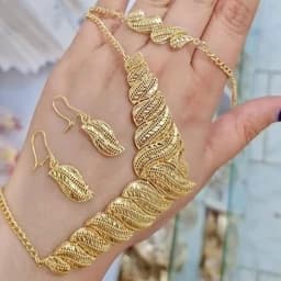 سرویس رنگ ثابت با طلا مونمیزنه ورق بزنید لطفا — تصویر ۶