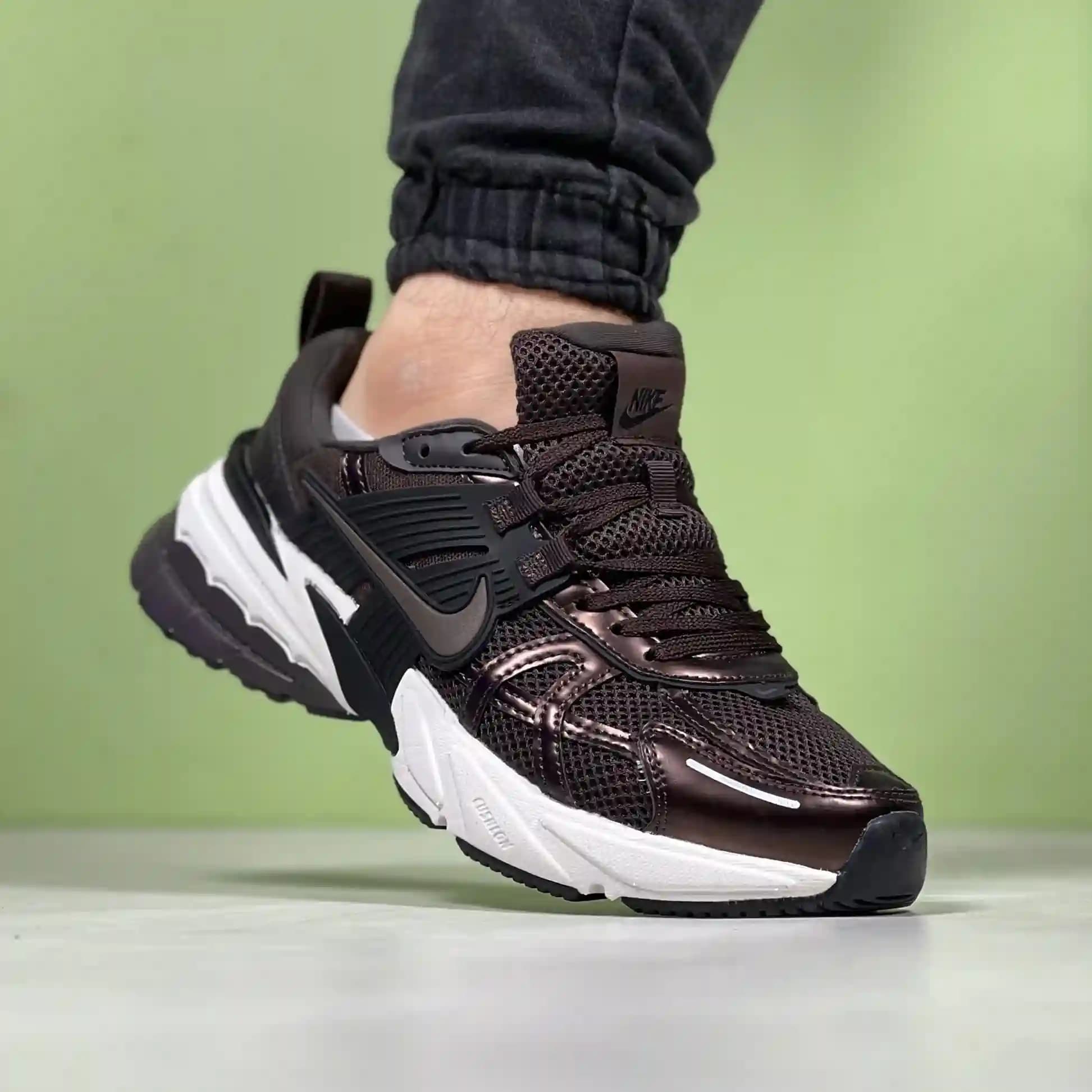 کتونی نایک v2k nike رانینگ طبی مردانه کد 1516 — تصویر ۲