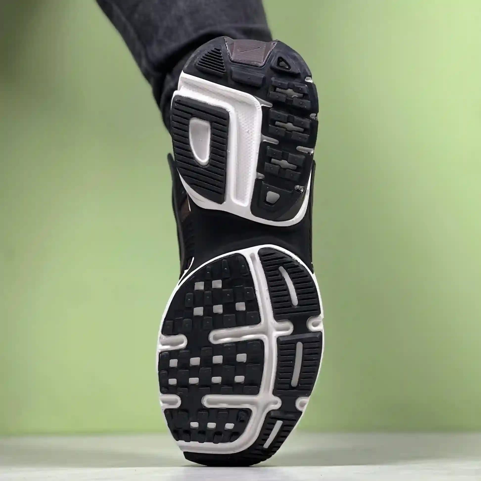 کتونی نایک v2k nike رانینگ طبی مردانه کد 1516 — تصویر ۳
