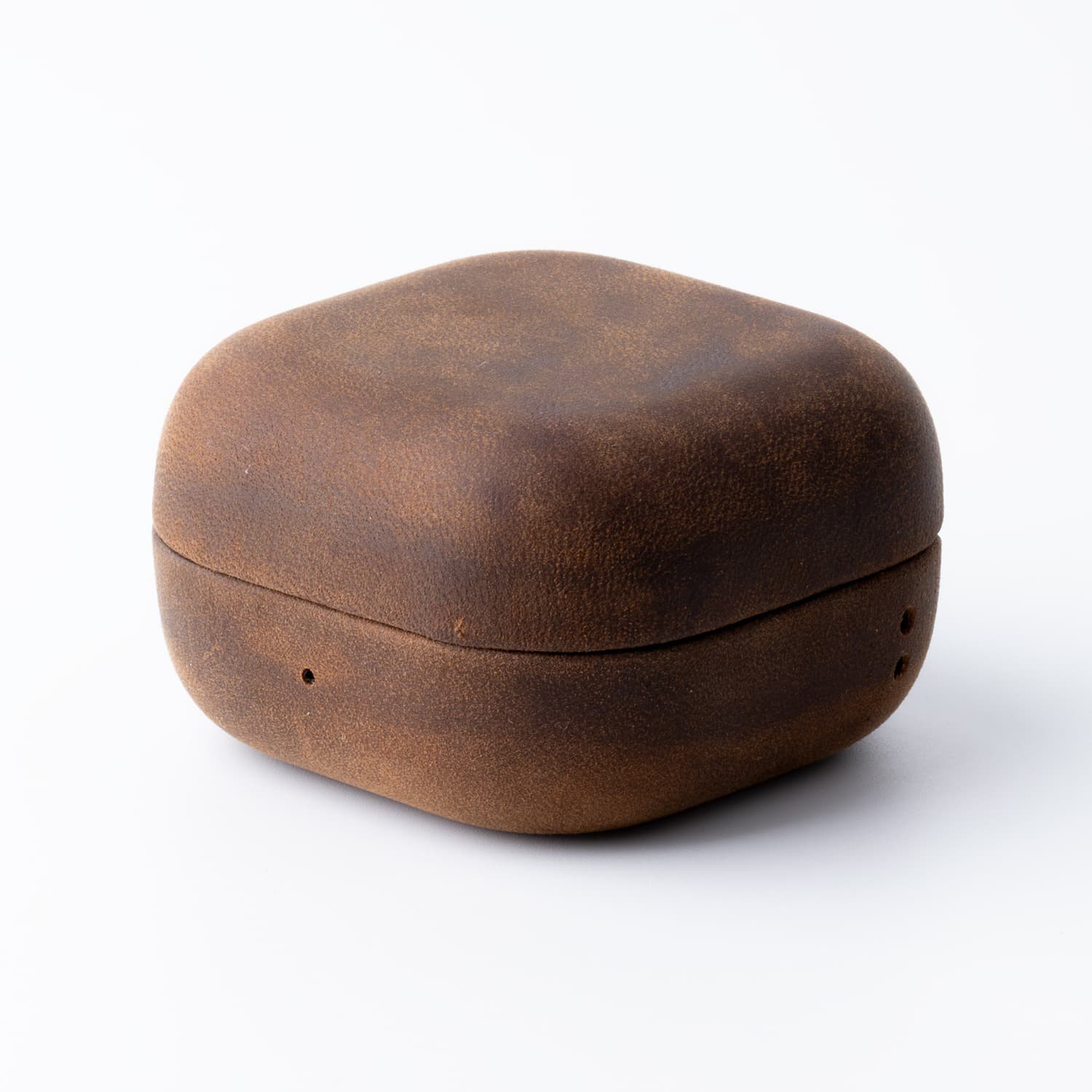 کاور مدل LuxLeather4B مناسب برای کیس هدفون سامسونگ Galaxy Buds 4 Pro / Buds 4 — تصویر ۱۰