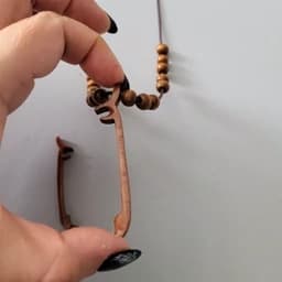 گردنبند مضراب سنتور چوبی دستساز چوبی گالری — تصویر ۳