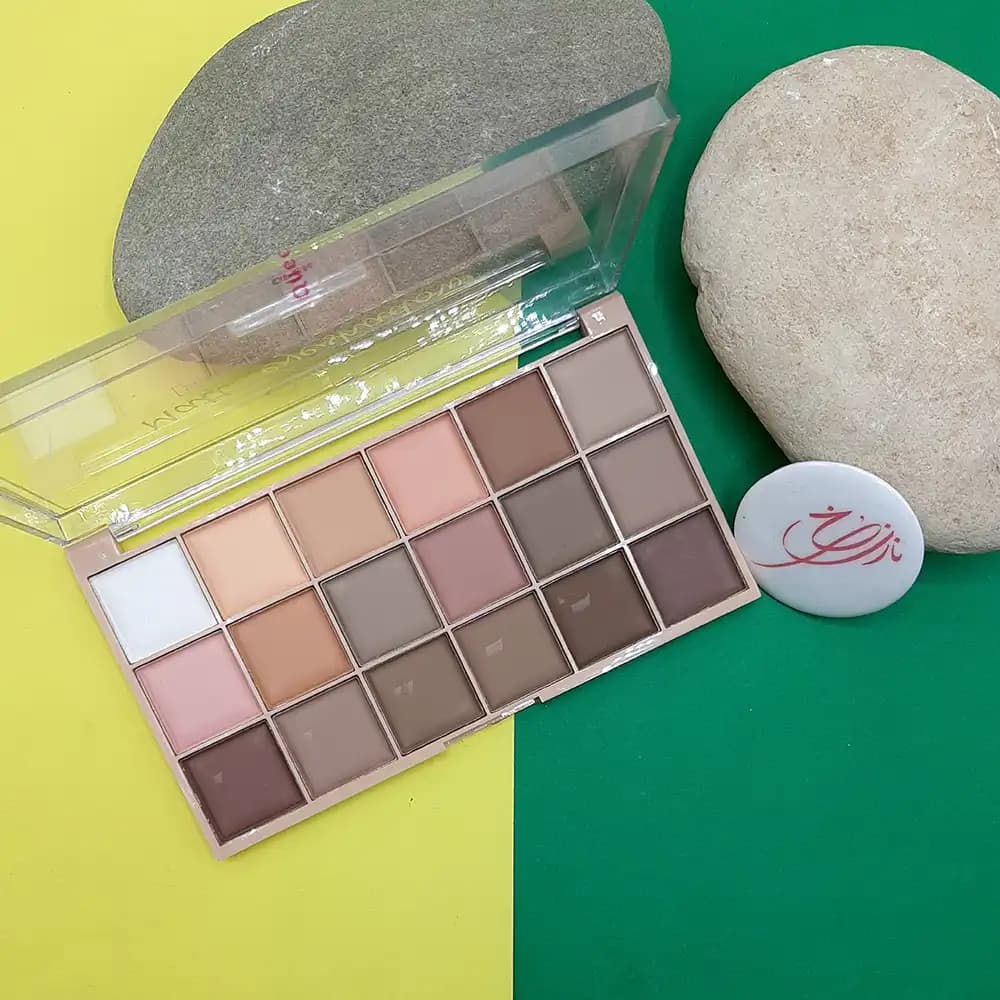 پالت سایه چشم 18 رنگ مینی کویین Mini Queen مدل مات شماره 01 — تصویر ۲