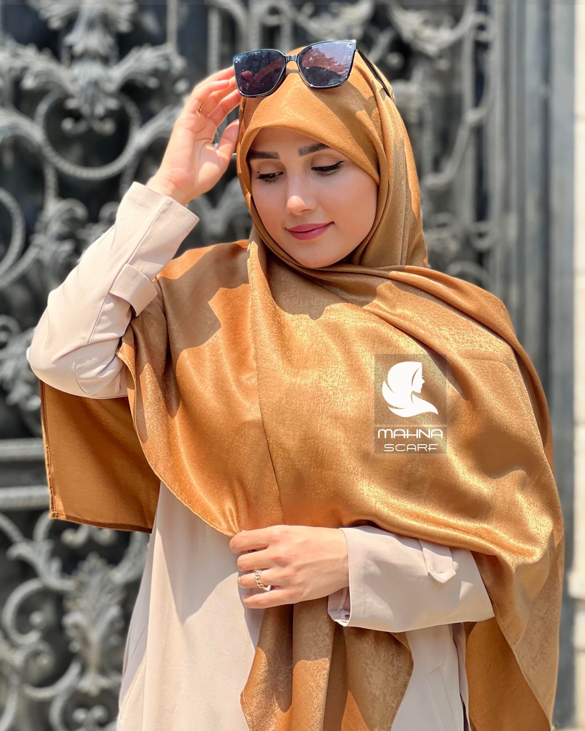 روسری ساتن ابریشم قهوه ای روشن – کوپرا