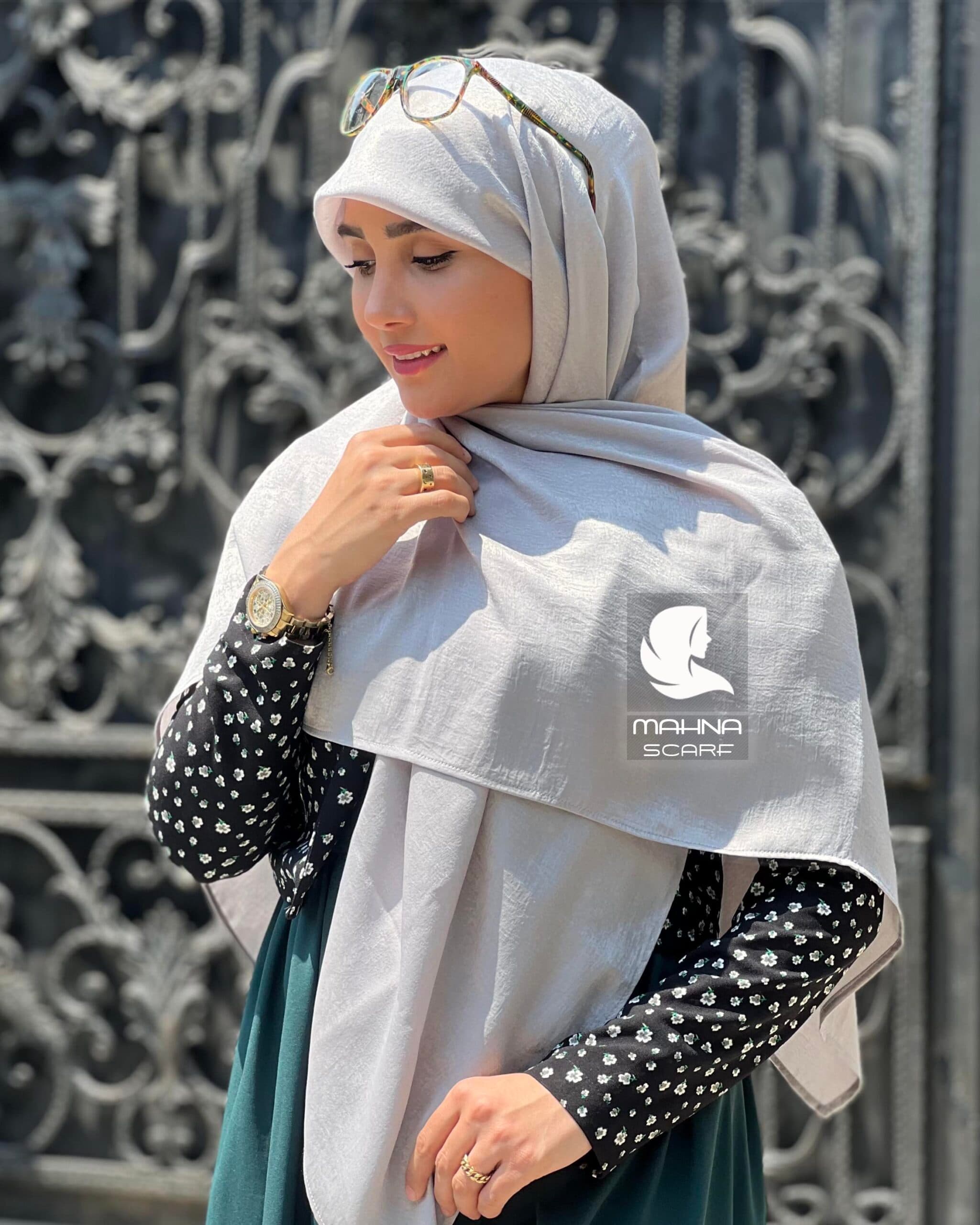 روسری ساتن ابریشم طوسی روشن – کوپرا