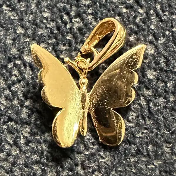 پلاک آویز طلای 18 عیار زنانه سوزیانا مدل پرواز پروانه S2-1 — تصویر ۳