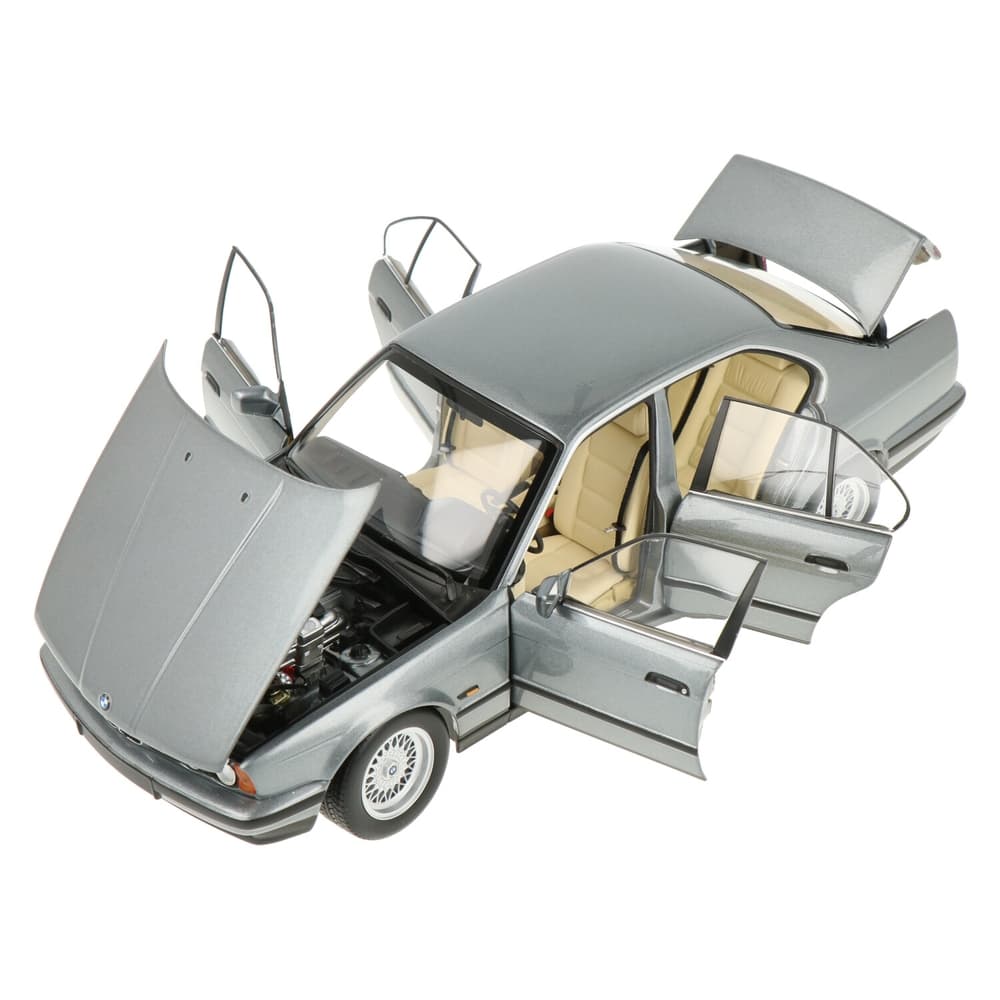 ماکت ماشین BMW 535i (E34) Grey Metallic برند Minichamps — تصویر ۲