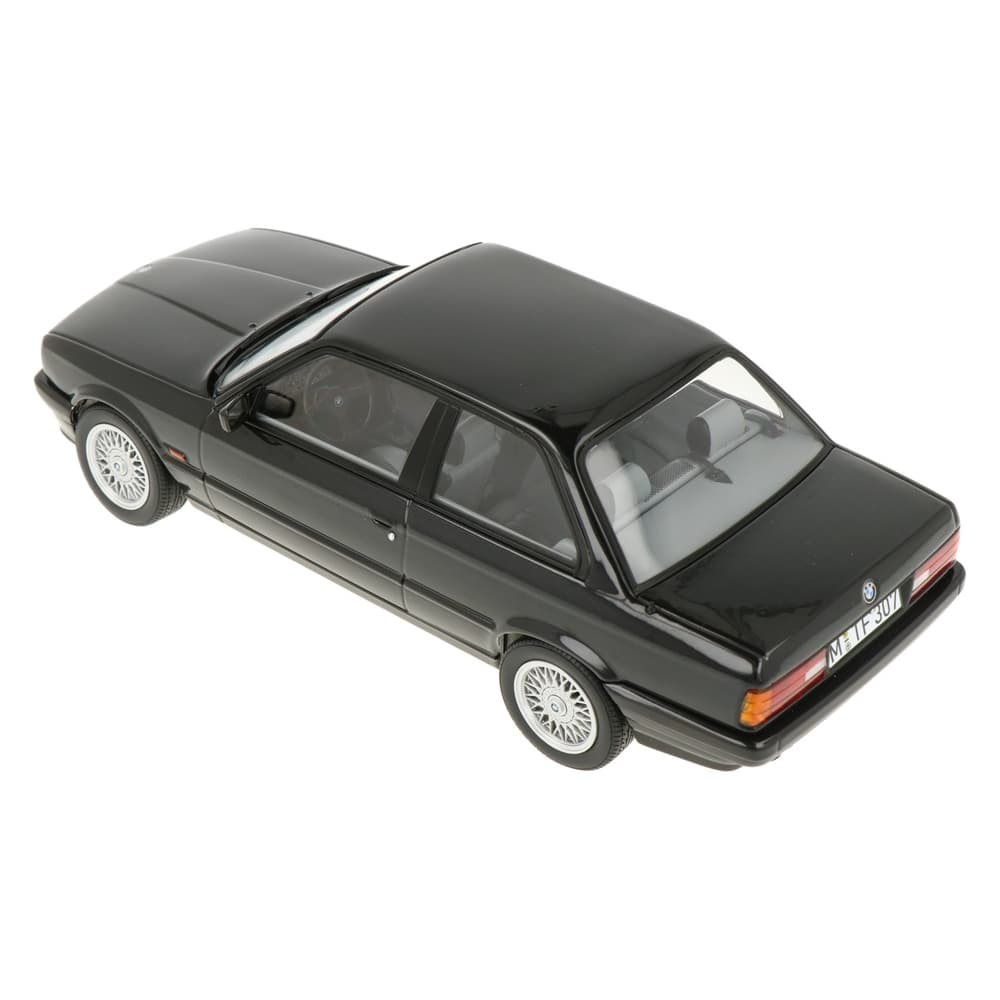 ماکت ماشین BMW 325i (E30) Black Metallic برند Norev — تصویر ۸