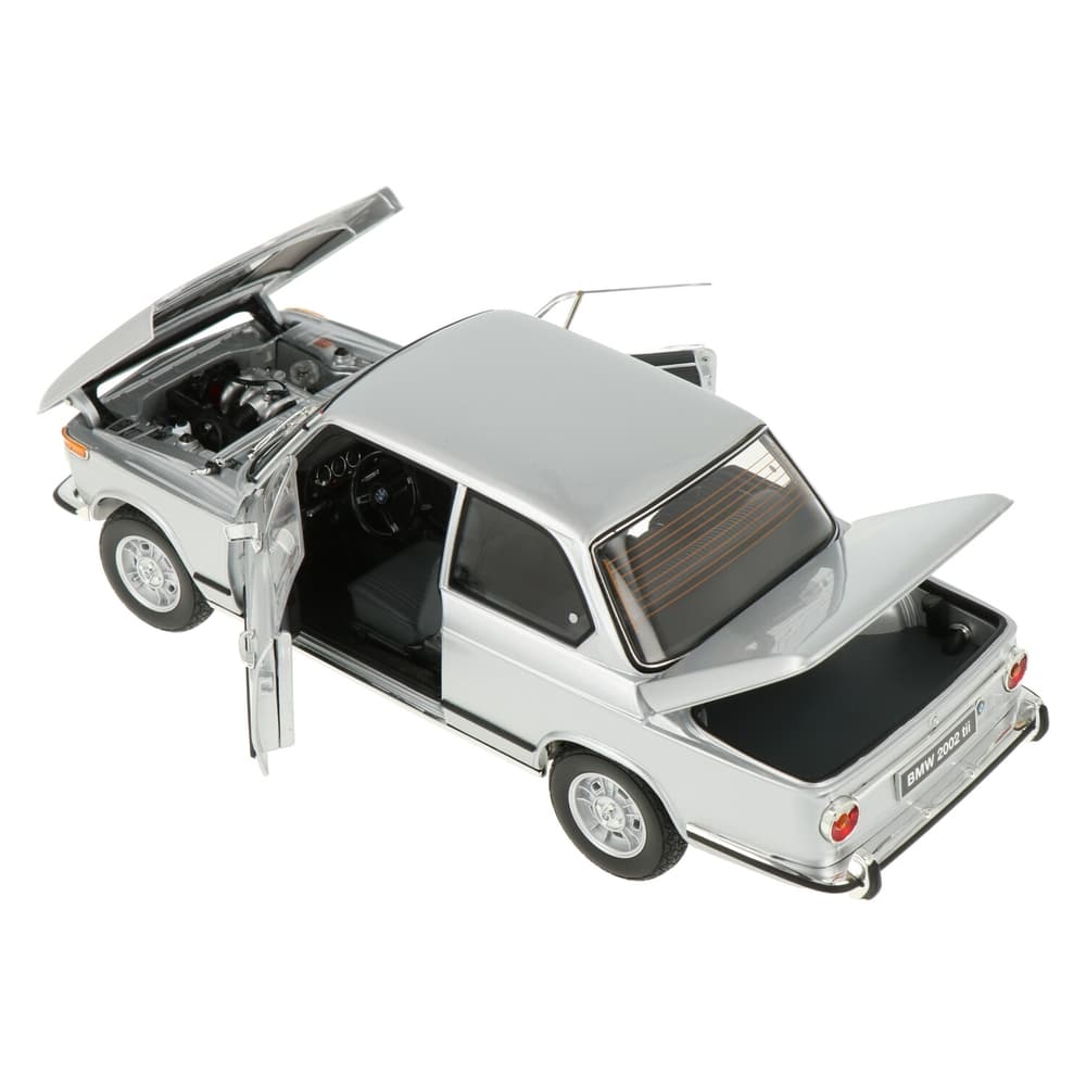 ماکت ماشین BMW 2002 tii Silver برند Kyosho — تصویر ۸