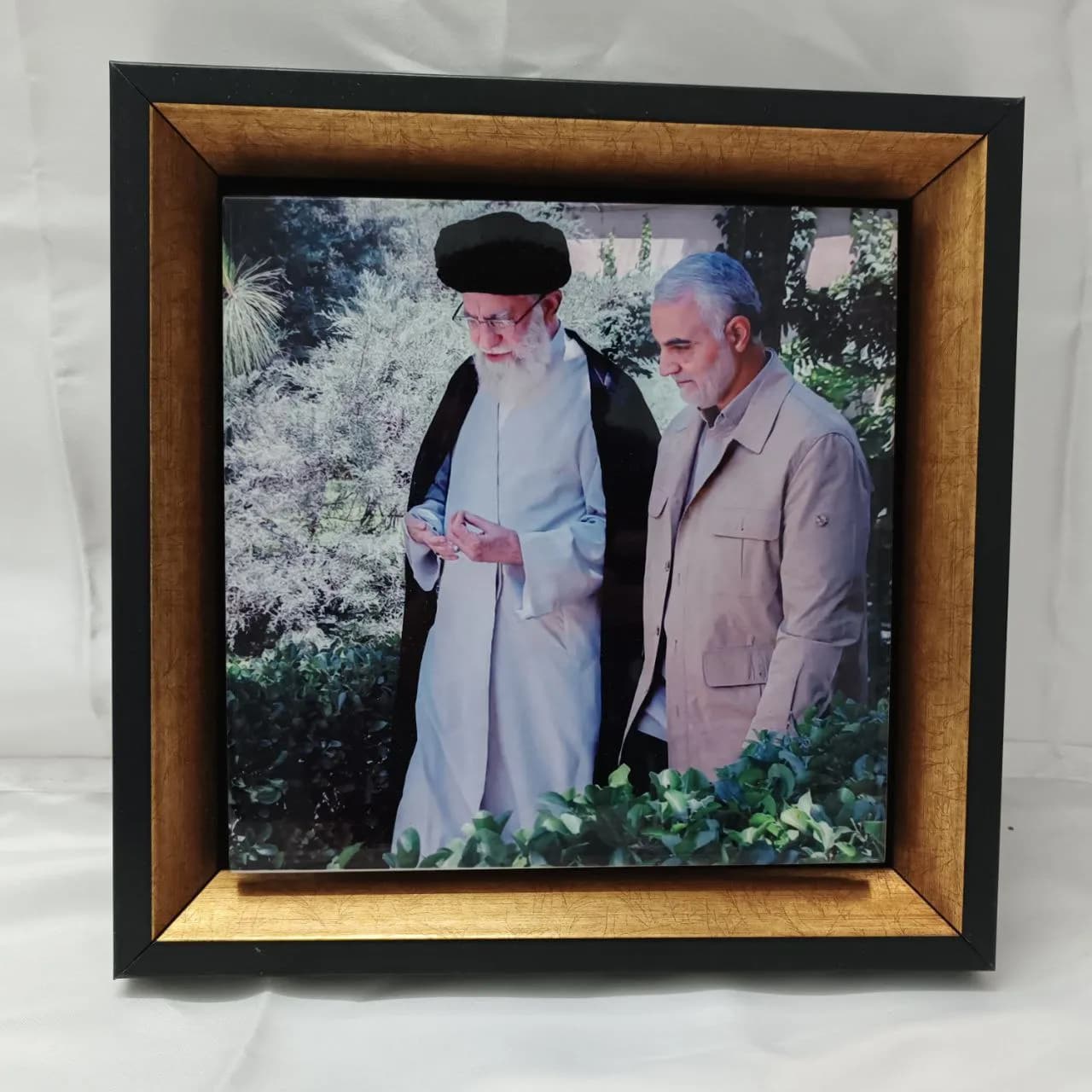 تابلو رهبری و حاج قاسم سلیمانی — تصویر ۲
