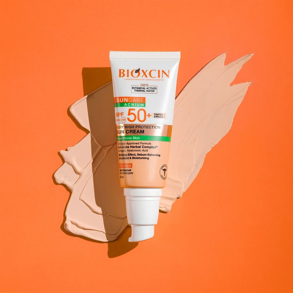 کرم ضدآفتاب رنگی بیوکسین +SPF50 مناسب پوست مستعد آکنه و جوش حجم 50 میلیلیتر — تصویر ۴
