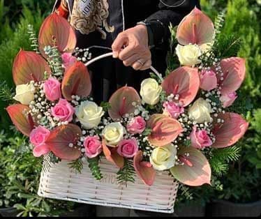 گل سالگرد دوستی و ازدواج با جای هدیه 926