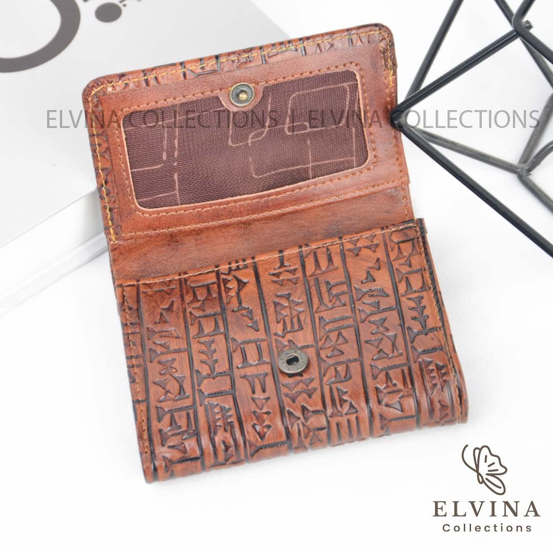 کیف پول چرم طبیعی طرح خط میخی کد 1448 — تصویر ۹
