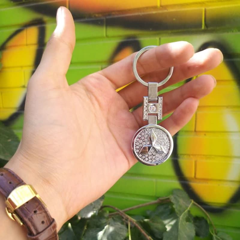 سر کلیدی طرح میتسوبیشی نگین دار کد 2235 — تصویر ۵