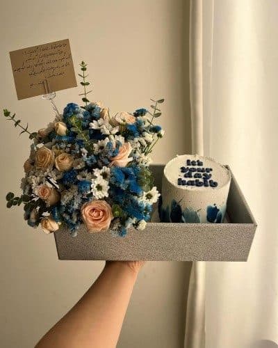 کیک تولد و باکس گل برای 40 نفر کیلو