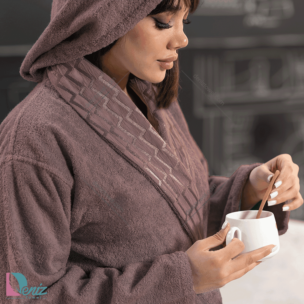 حوله تن پوش آرام رنگ شکلاتی — تصویر ۴