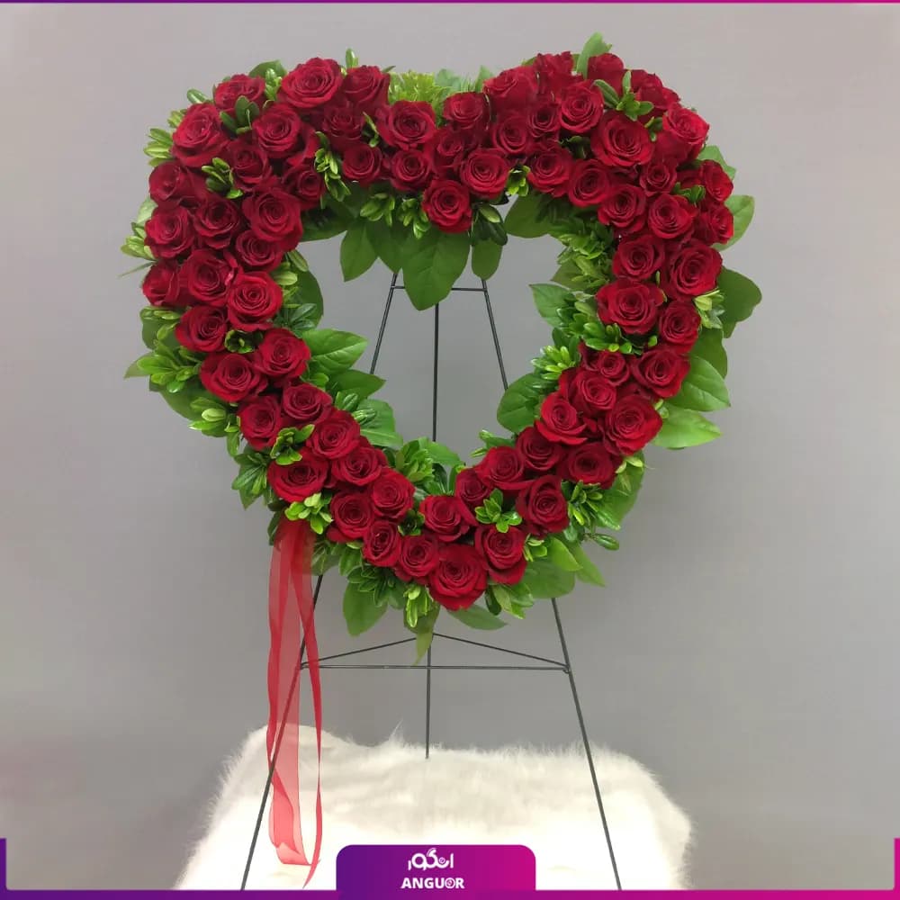 تاج گل تبریک قلب با گلهای رز