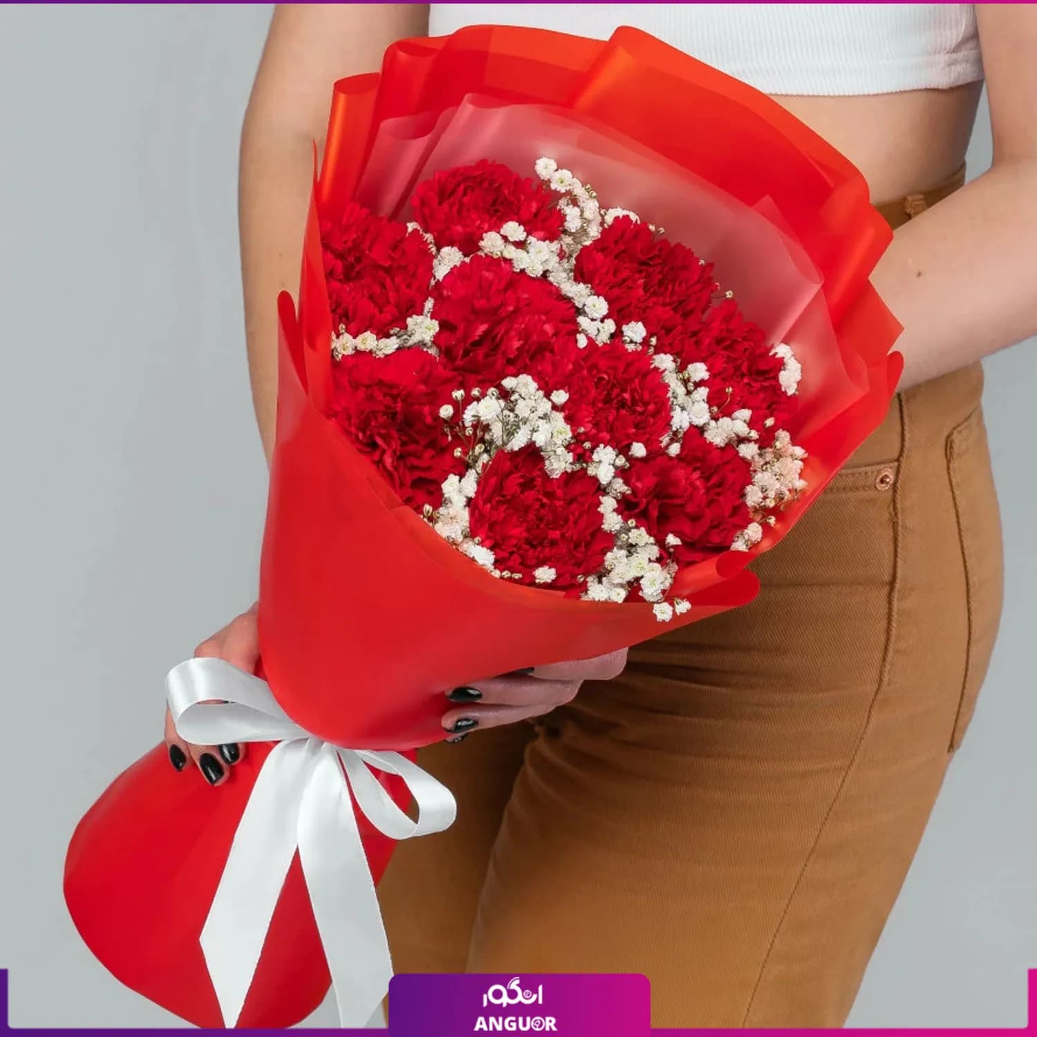 دسته گل میخک قرمز و گل عروس