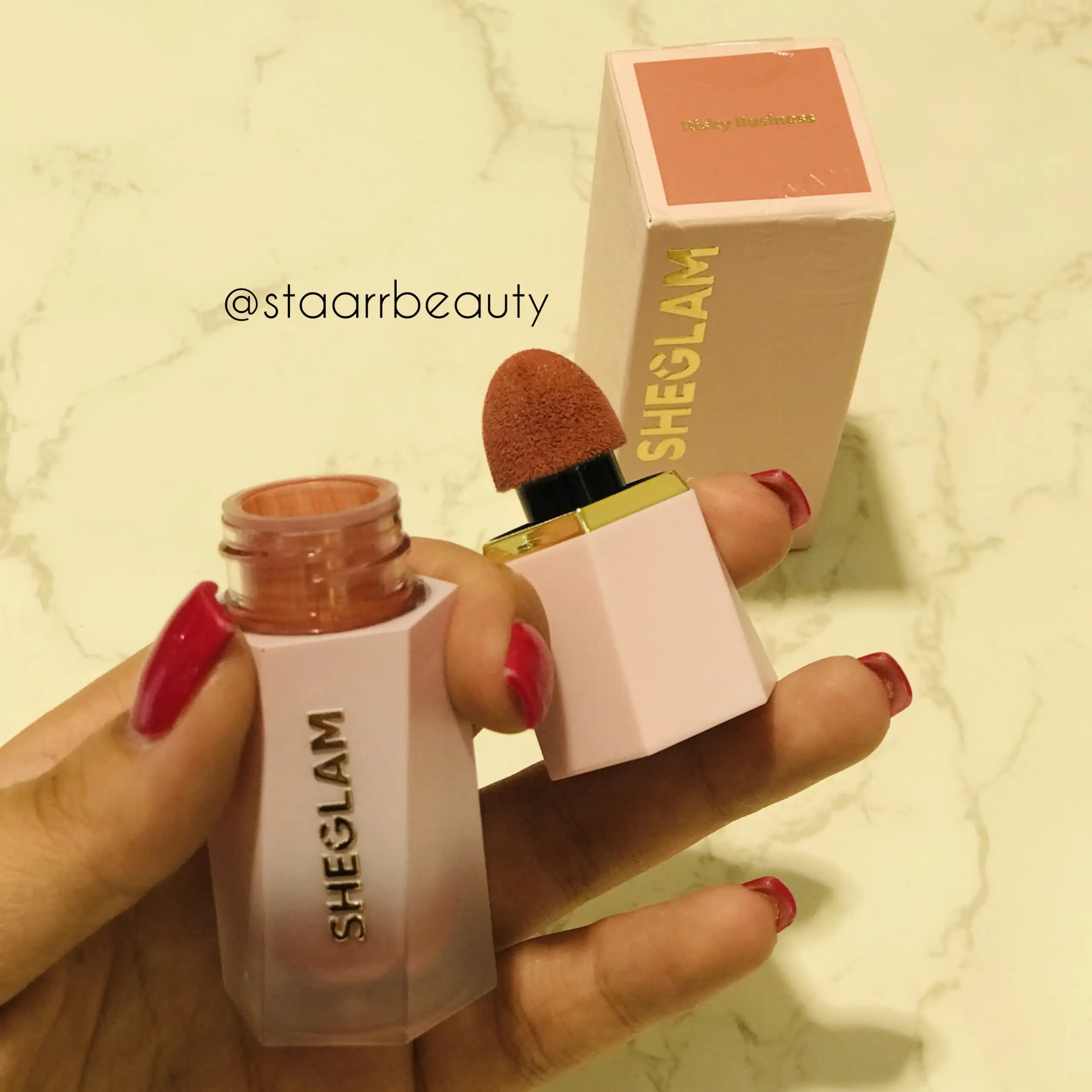 رژگونه مایع شیگلم رنگ risky business — تصویر ۵