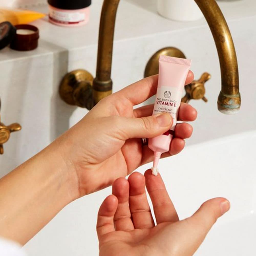 کرم دور چشم ویتامین E بادی شاپ اصل انگلیس The Body Shop Vitamin E Eye Cream 15ml — تصویر ۳