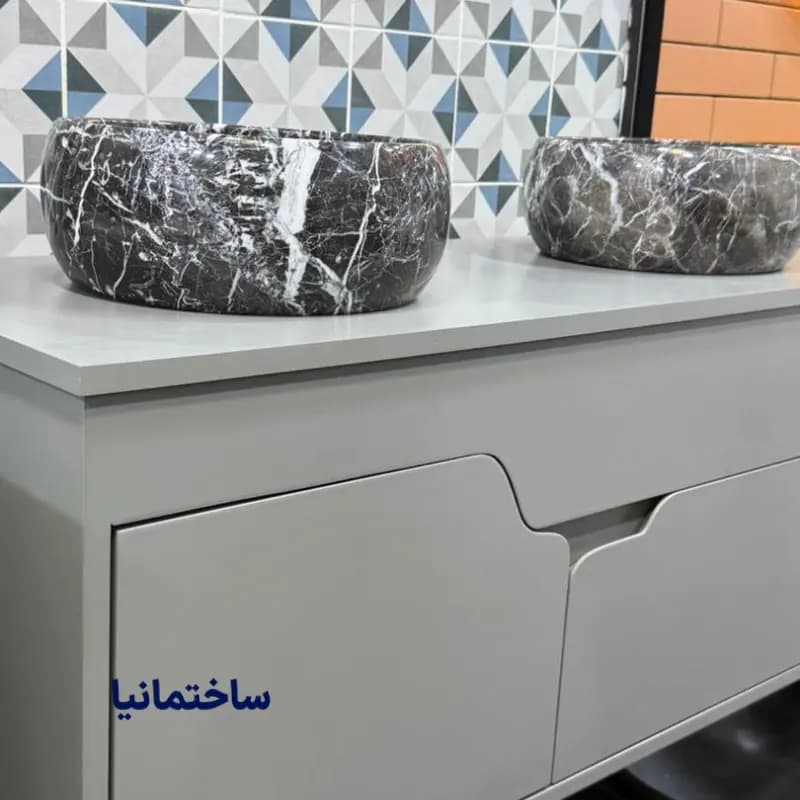 کابین روشویی مدل نایکی Nike | طراحی مدرن با بدنه PVC ضدآب و رنگ دلخواه — تصویر ۴