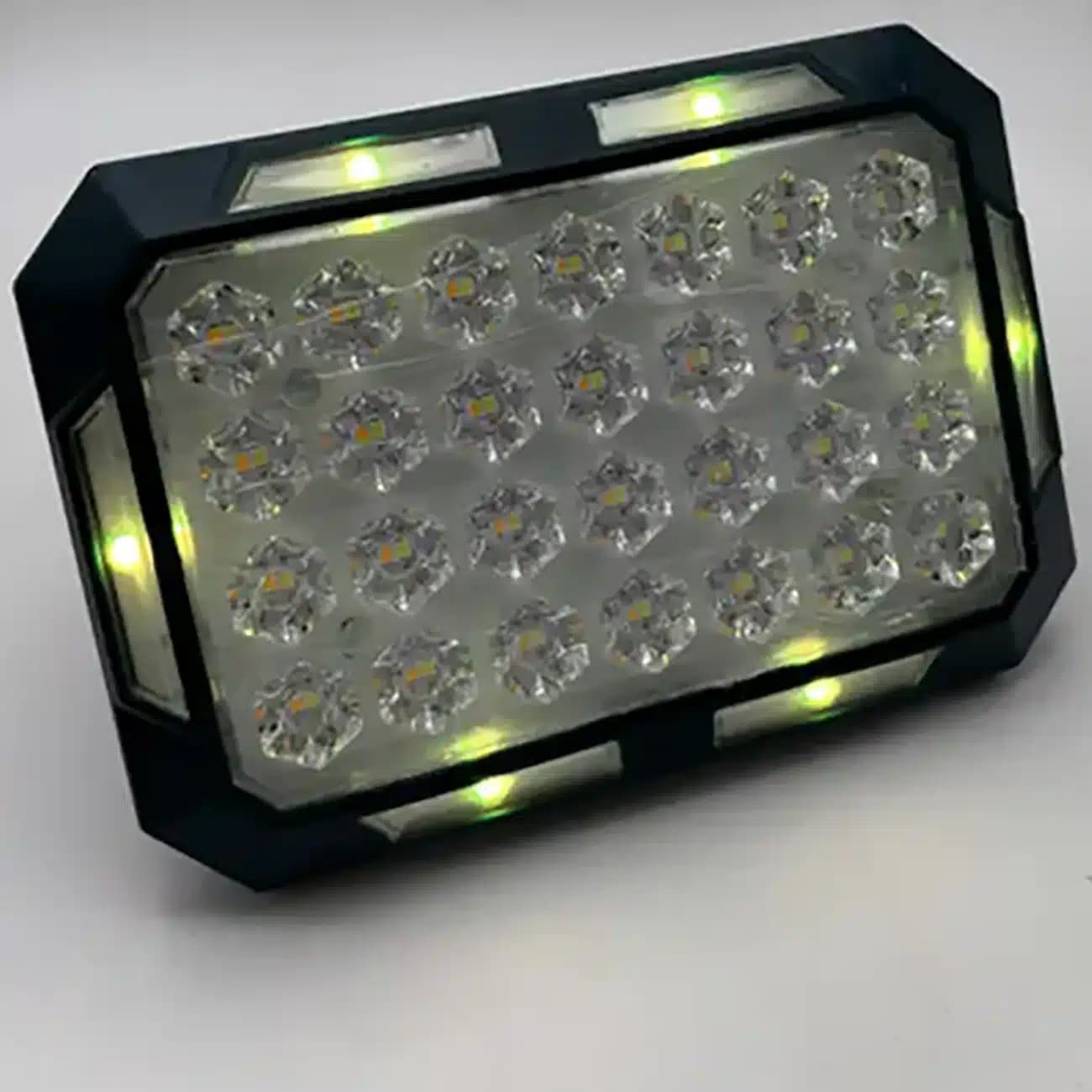 پروژکتور شارژی RGB و اسپیکر بلوتوثی چندکاره و رومیزی — تصویر ۶