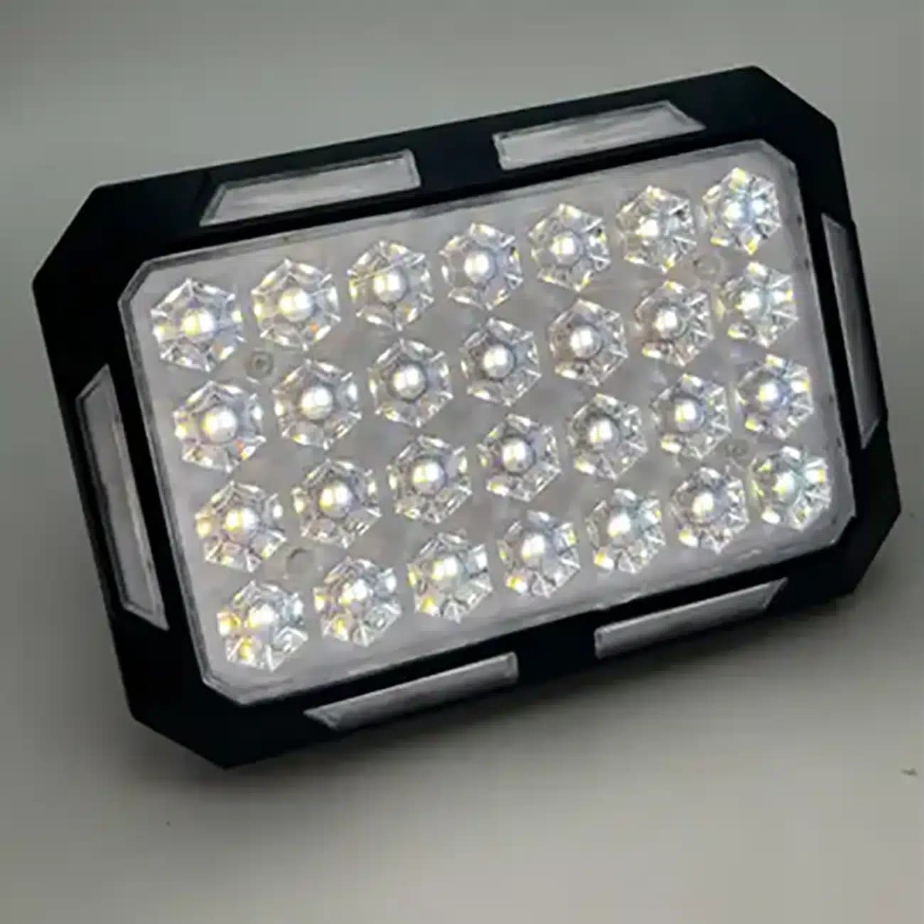 پروژکتور شارژی RGB و اسپیکر بلوتوثی چندکاره و رومیزی — تصویر ۵
