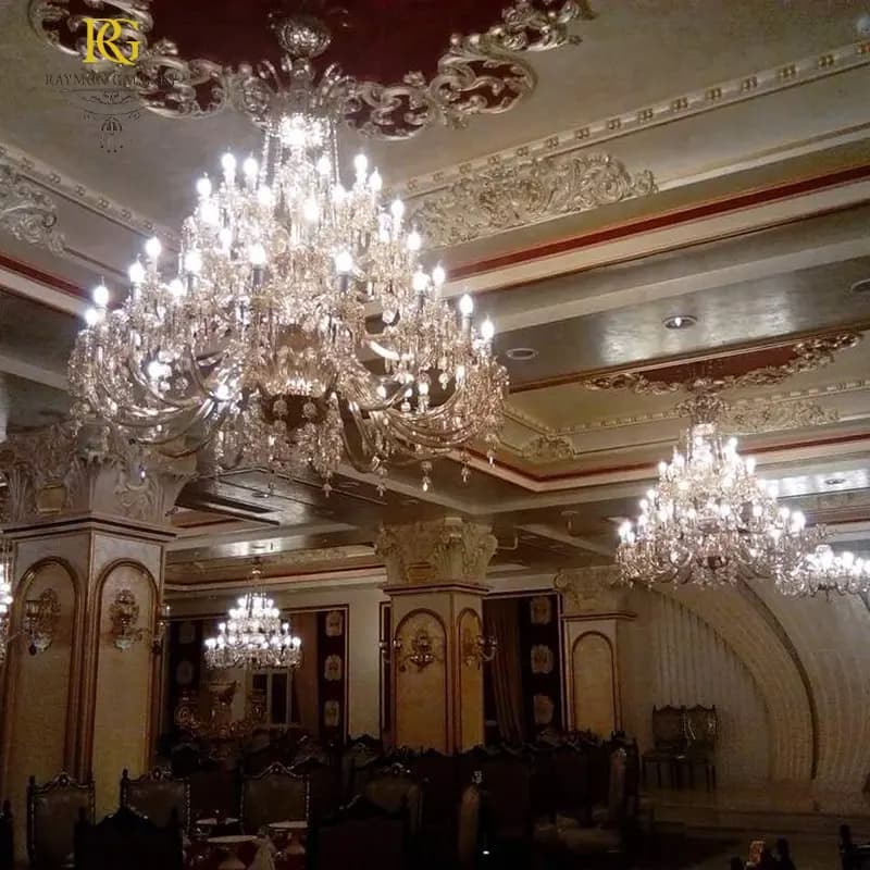 لوستر بزرگ چند طبقه ای باکارات اشرافی(65 شاخه) — تصویر ۲