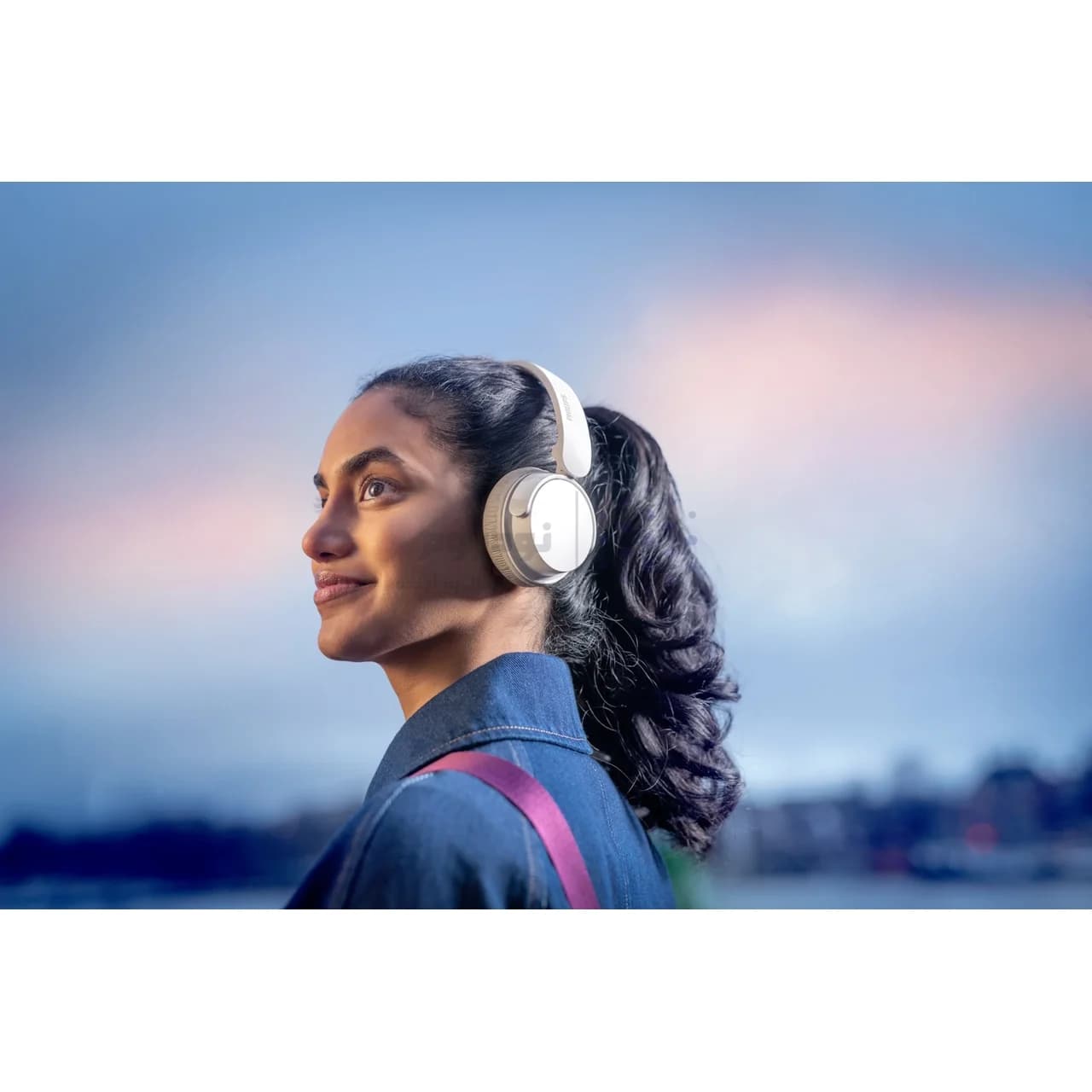 هدفون بی سیم Philips مدل TAH4209WT – سفید (گارانتی دوساله سی آوا) — تصویر ۹