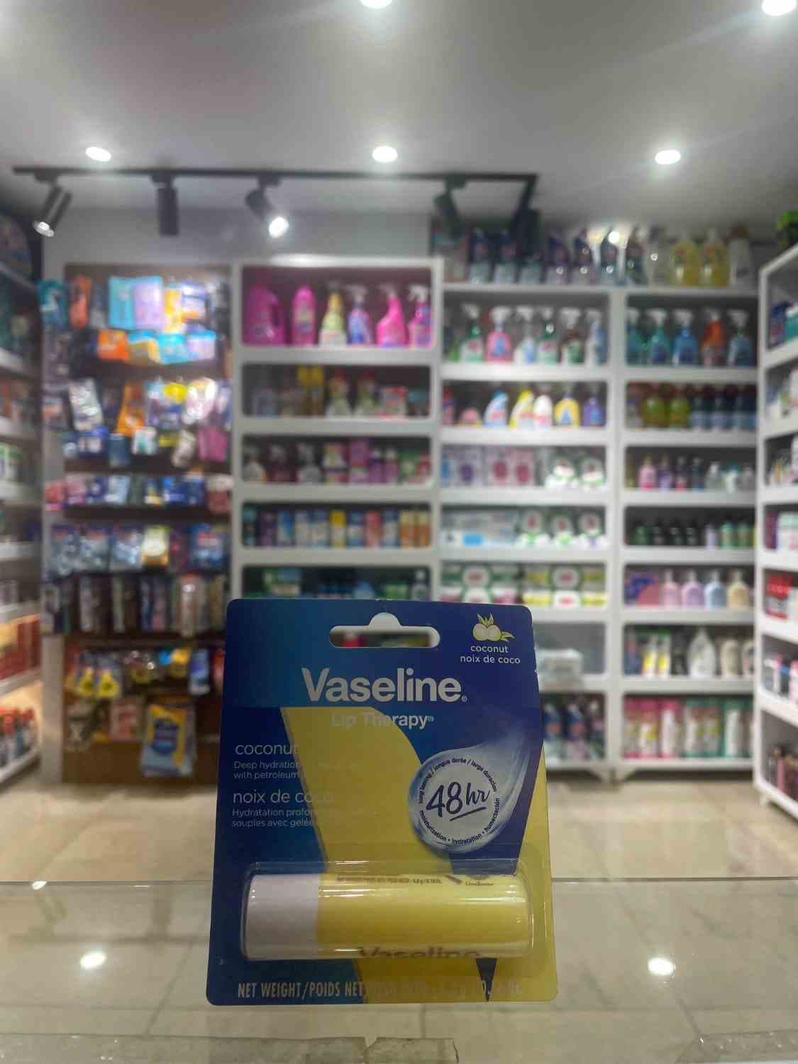 بالم لب وازلین مدل Lip Therapy رایحه Coconut با ماندگاری ۴۸ ساعته وزن ۴.۸ گرم