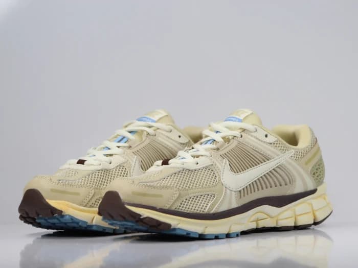 کفش رانینگ زنانه Vomero 5 Nike | ومرو 5 نایک — تصویر ۷