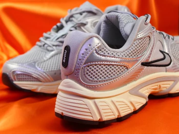 کفش رانینگ زنانه Nike V5 RNR | نایک V5 رانر — تصویر ۹