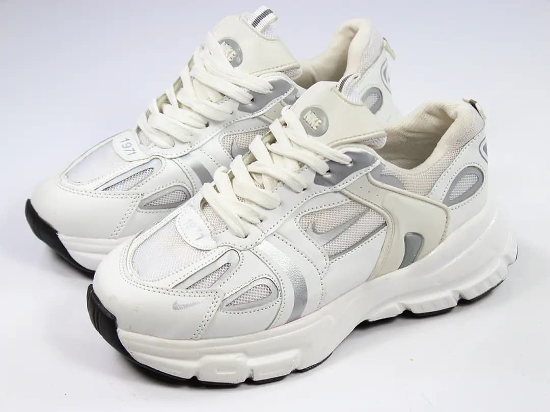 کتونی رانینگ زنانه نایک 1971 | Nike — تصویر ۱۰