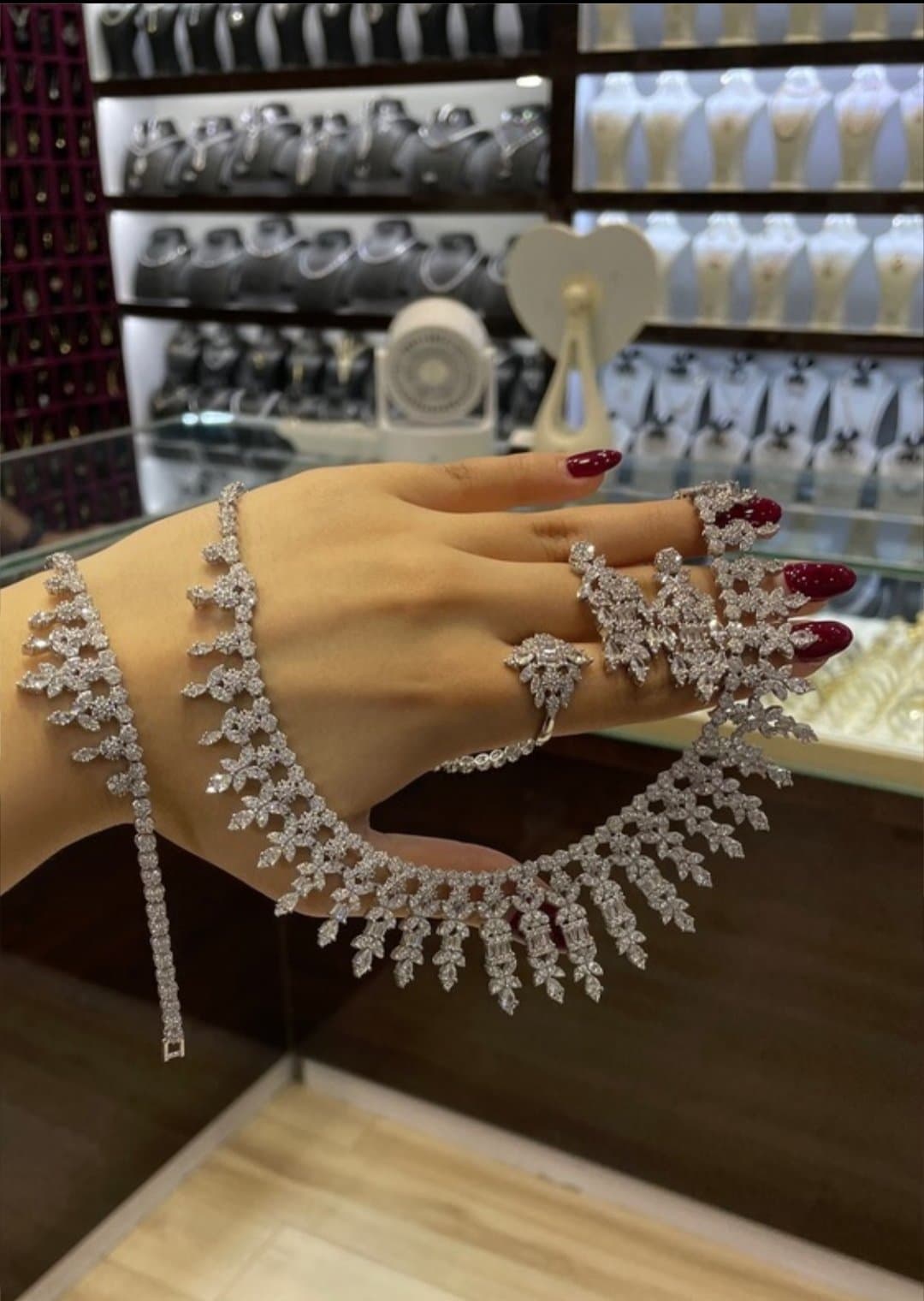 سرویس نقره عروس طرح جواهر مدل پرنسسی کد J-2025 اصل