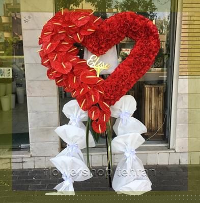 باکس گل برای ولنتاین خاص برای تبریک صمیمانه و شیک