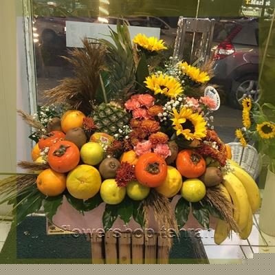 سبد گل برای عرض تسلیت با طراحی ساده و سنگین برای مراسم ختم