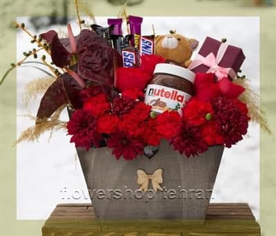 چیدمان هنری گل فروشی ستارخان برای دکور میز یا لابی — تصویر ۳