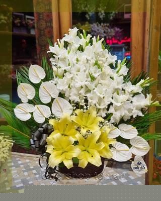 ترکیب جذاب انواع گل رز موجود در ایران برای هدیه، دکور یا میز پذیرش