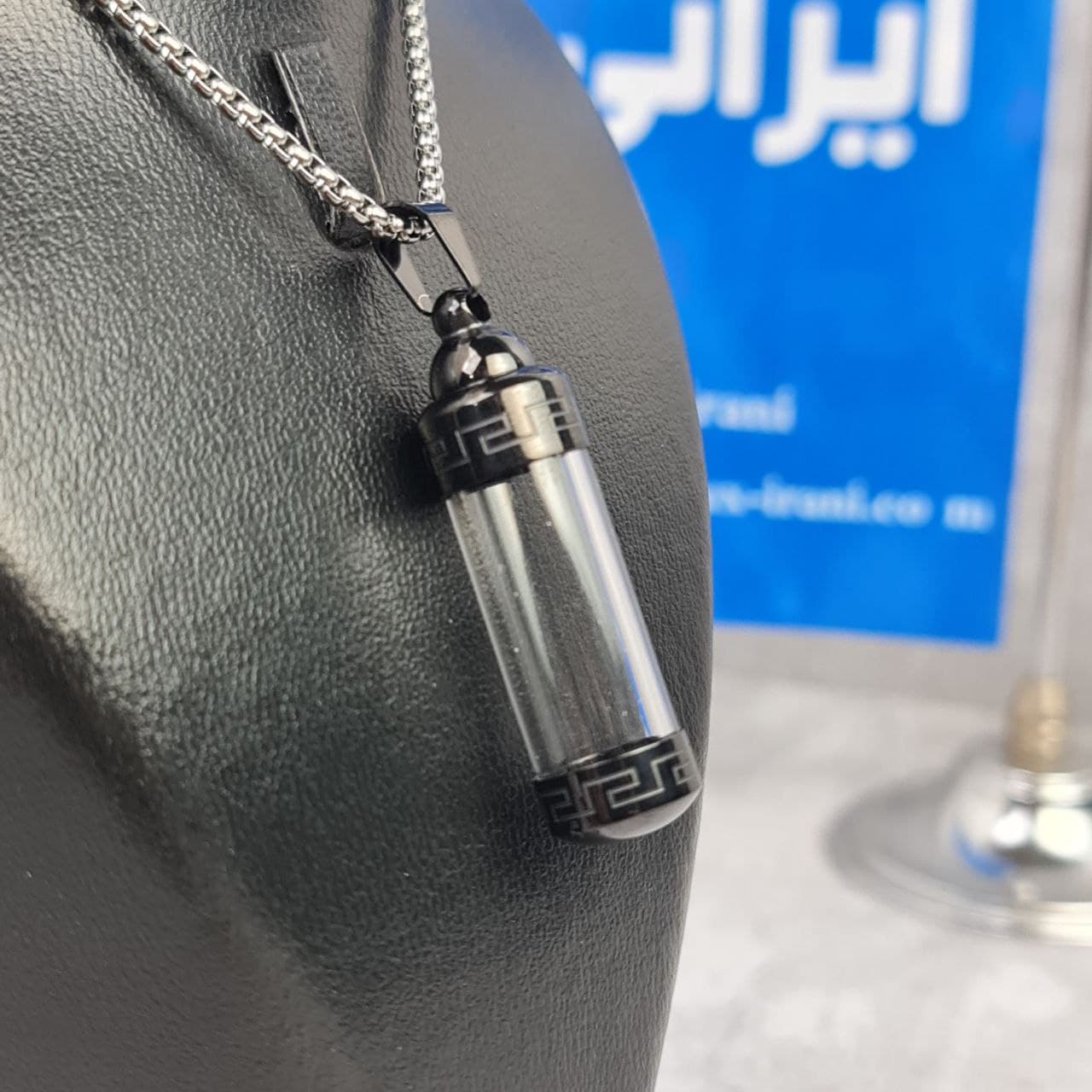 گردنبند استوانه شیشه ای ورساچه — تصویر ۹
