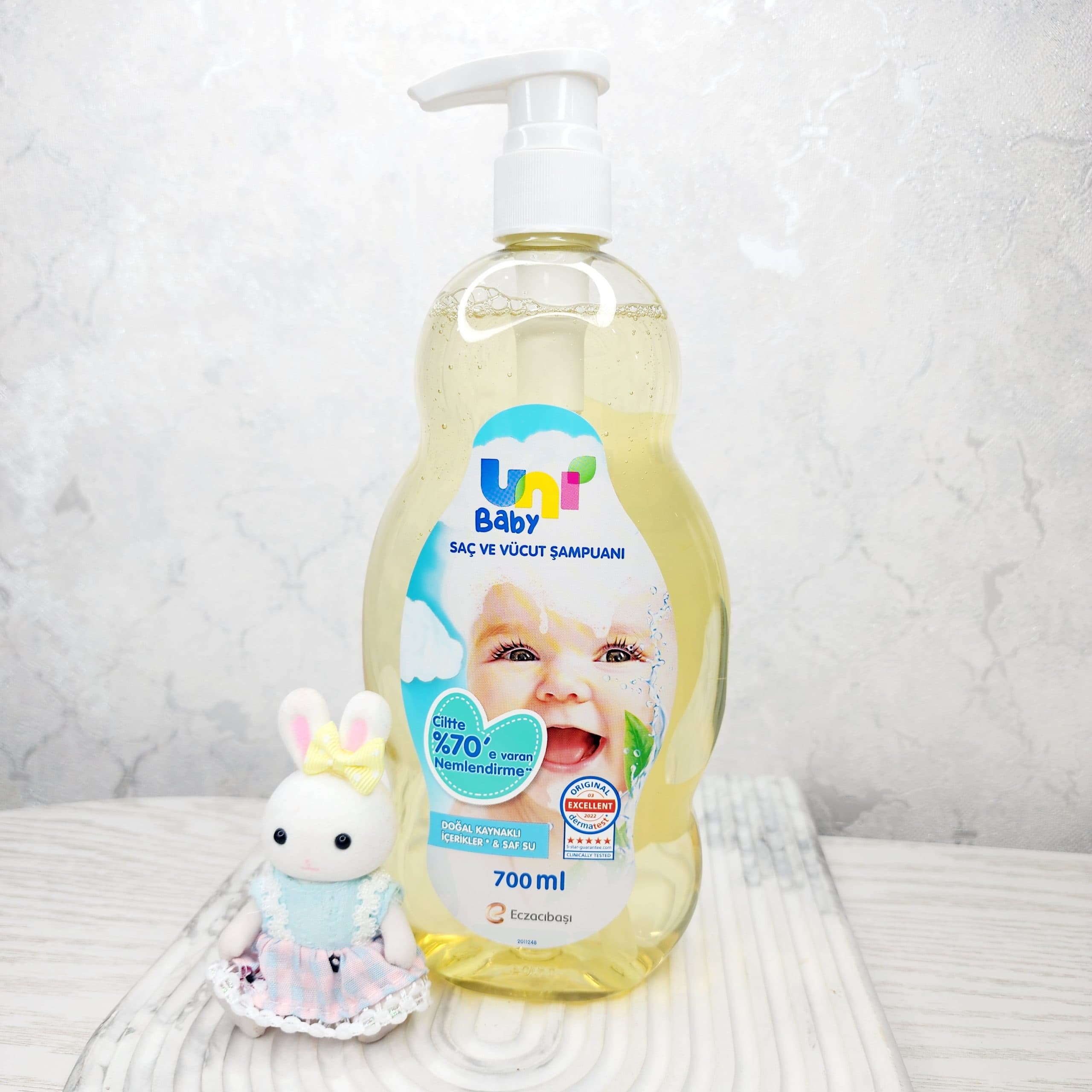 شامپو سر و بدن کودک یونی بیبی Uni Baby حجم 700 میلی لیتر