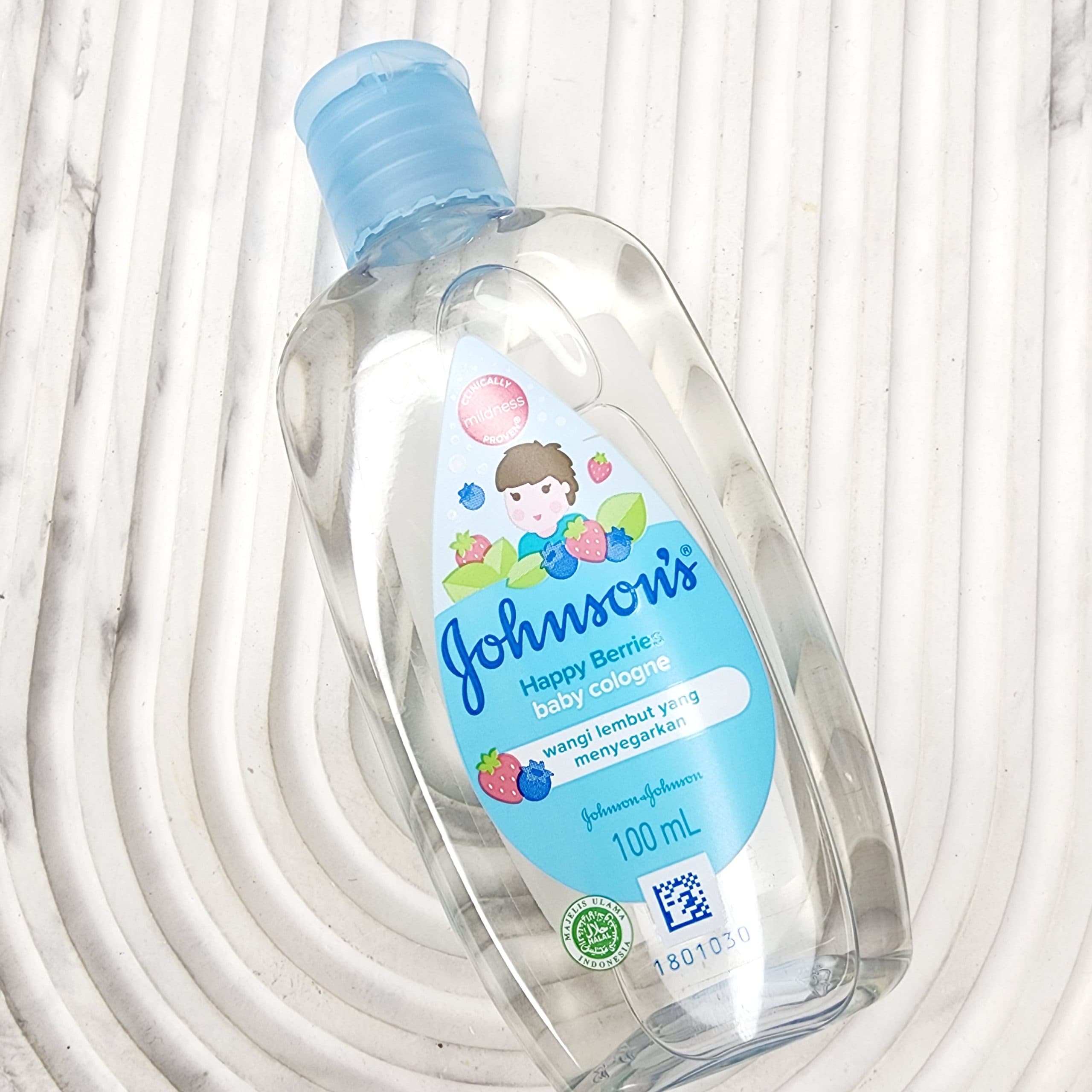 عطر کودک جانسونJohnsons’s مدل happy berries رایحه توت 100 میل — تصویر ۳